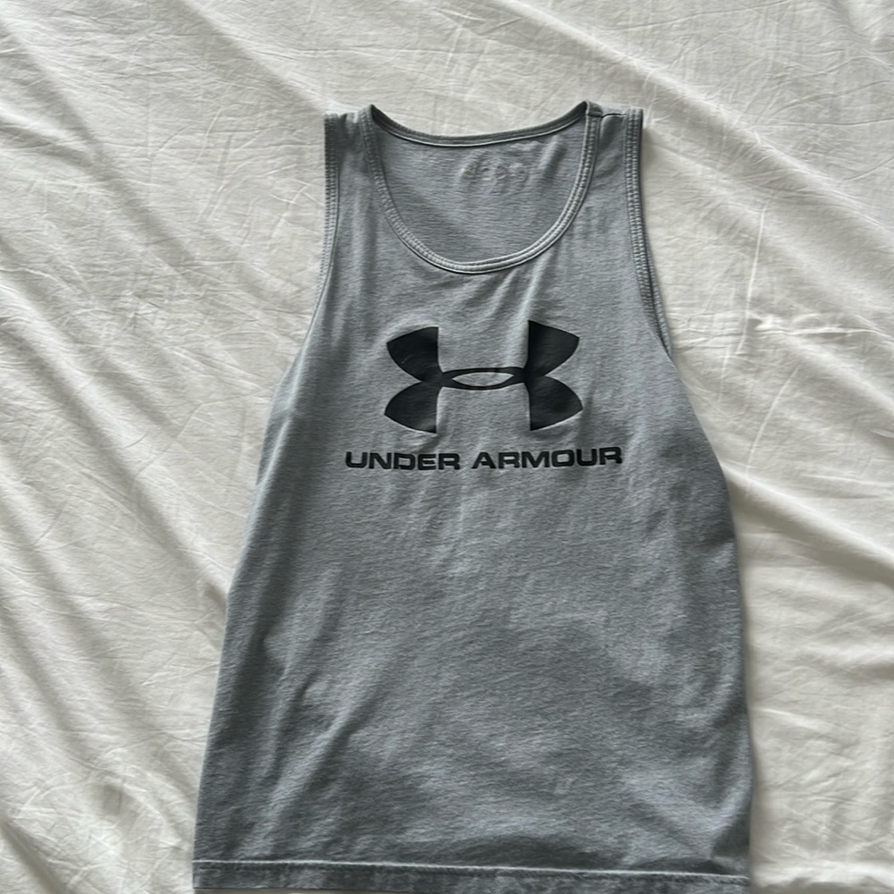 UA tank top